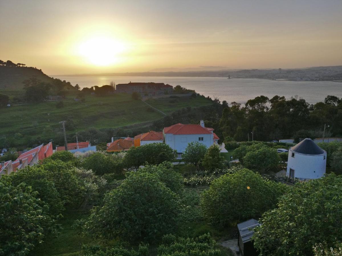 Bed and Breakfast Ola Belem! Cozy Windmill, Stunning Views To Lisboa Капаріка Екстер'єр фото